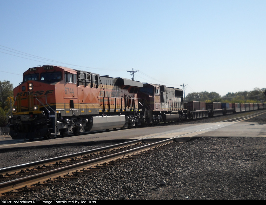 BNSF 6744 West